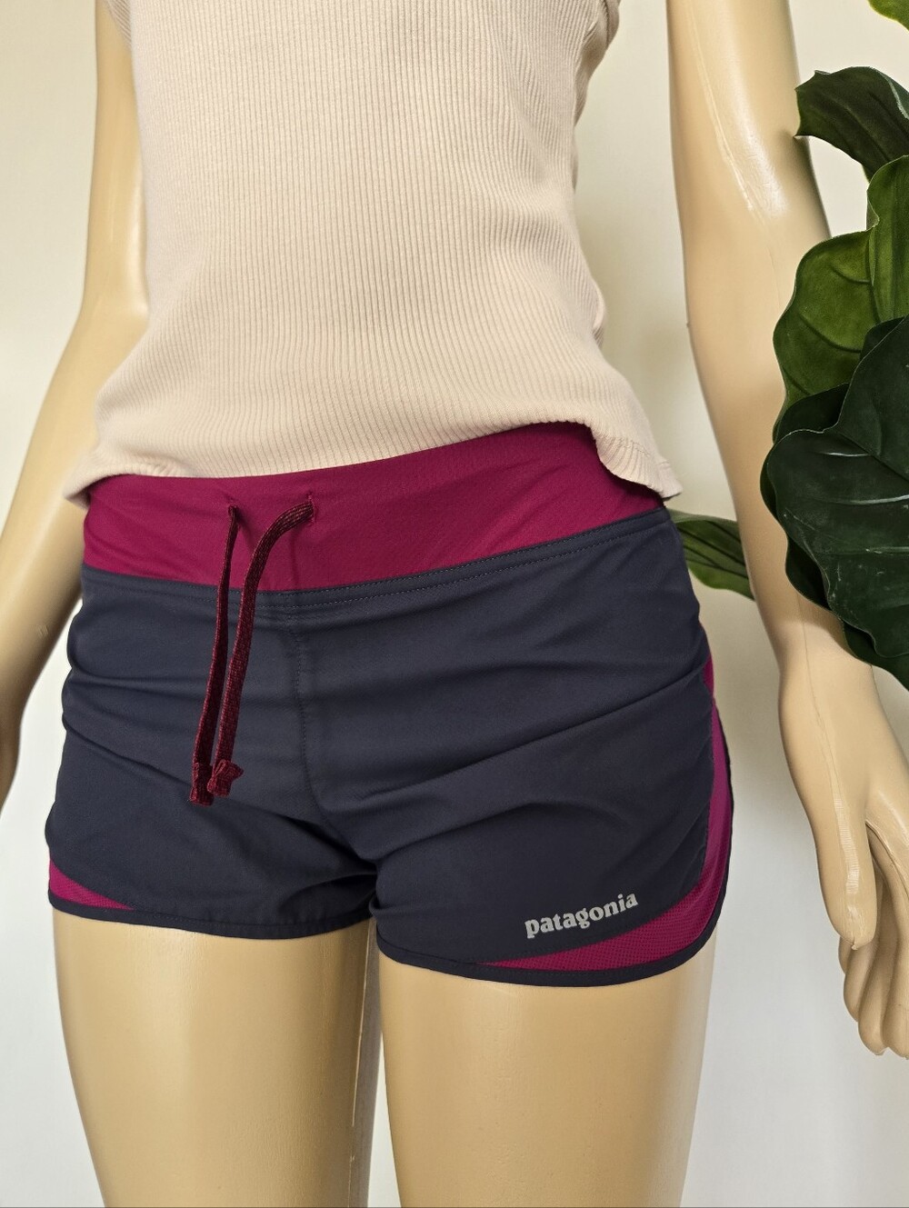Patagonia Women's Strider Running Shorts Smolder Blue Magenta M